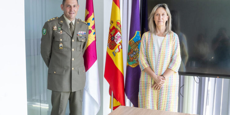 Guarinos recibe al nuevo coronel jefe del Parque y Centro de Mantenimiento de Material de Ingenieros