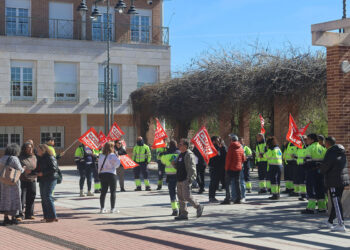 Huelga de limpieza en las Fiestas de Cabanillas servicios mínimos y un ultimátum municipal de 500.000 euros