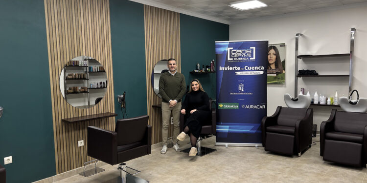 Invierte en Cuenca impulsa el paso al emprendimiento de Cristina Redondo con su salón de peluquería