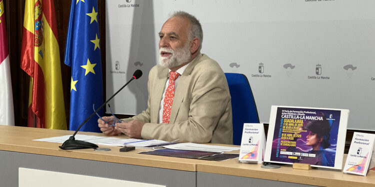 La Feria de FP, Artes Plásticas y Diseño se consolida con la presencia de 20 centros, 14 empresas, más de 3.000 estudiantes y 280 docentes