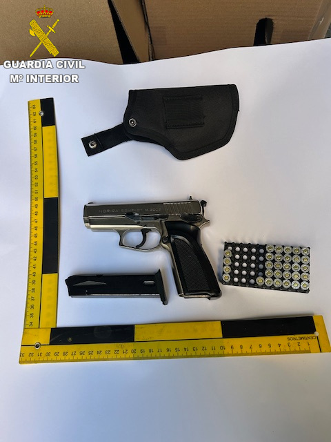 La Guardia Civil desarticula dos plantaciones de marihuana “indoor” de cultivo intensivo en Enguídanos