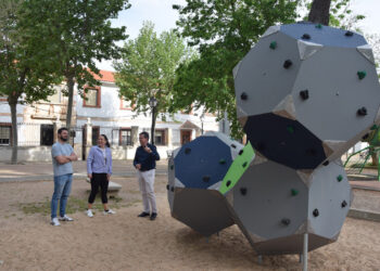 La Junta impulsa en Belmonte, Villanueva de la Jara y Villar de Olalla tres nuevos parques rocódromo para fomentar la actividad física en el medio rural