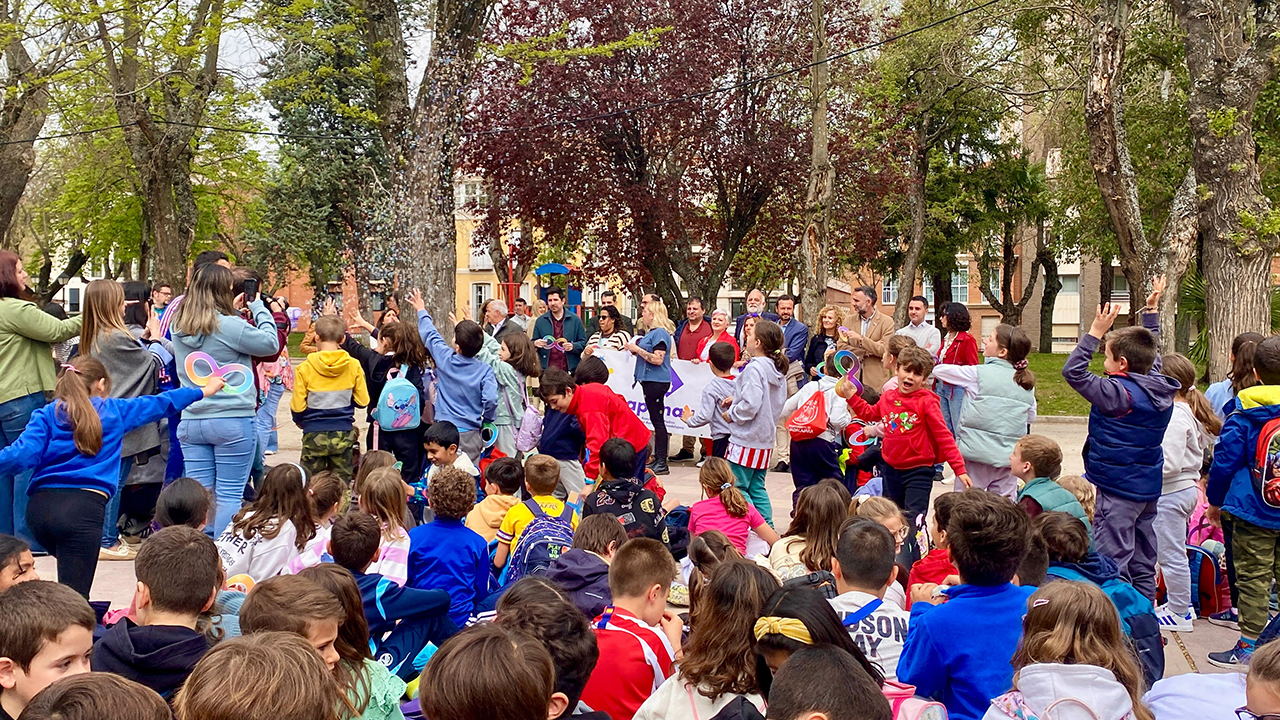 La Junta refuerza su apoyo a las personas con autismo con nuevas plazas públicas en el centro de día de APANAG en Guadalajara