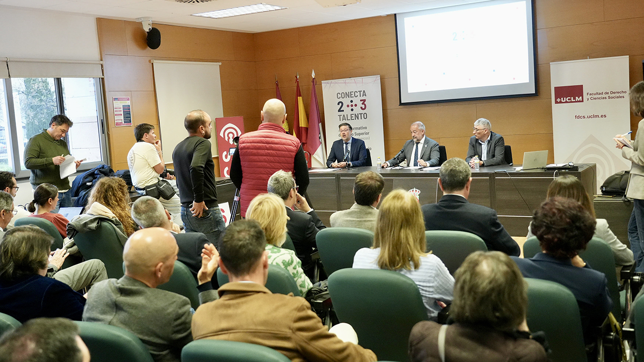 La Junta tendrá a lo largo de este mes el borrador de la nueva ley de Formación Profesional de Castilla-La Mancha 2 La Junta tendrá a lo largo de este mes el borrador de la nueva ley de Formación Profesional de Castilla-La Mancha