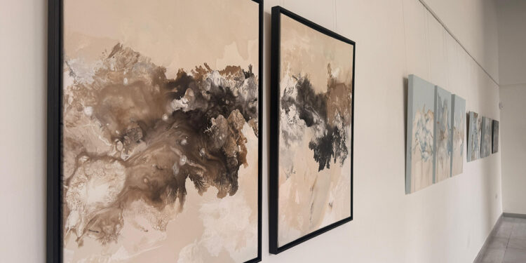 La Sala Iberia acoge la exposición “Comienzos” de la artista conquense Ainoa Soria