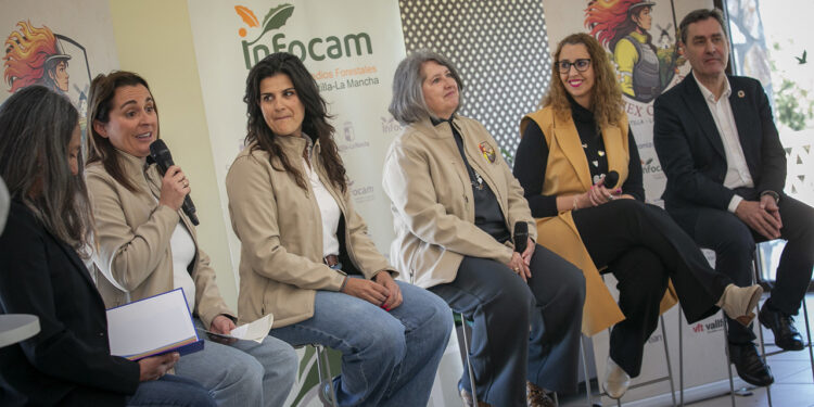 Las bomberas forestales de Castilla-La Mancha lideran el primer entrenamiento internacional contra el fuego en España 1 Las bomberas forestales de Castilla-La Mancha lideran el primer entrenamiento internacional contra el fuego en España