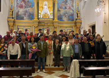 Las rondas de Mayo llenan de tradición las plazas de Guadalajara pese a la lluvia