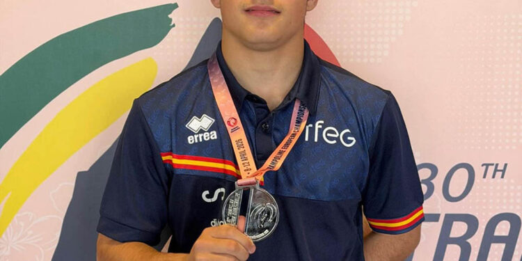 Manu Oliva regresa con dos medallas del Campeonato de Europa de Gimnasia de Trampolín