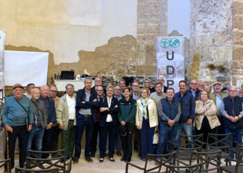 Moya reúne a los pensionistas de Cuenca en una jornada sobre pensiones y ciberseguridad con la subdelegada del Gobierno