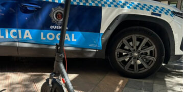 Multa e inmovilización en Cuenca por ir en patinete sin seguro exigencias de la Policía