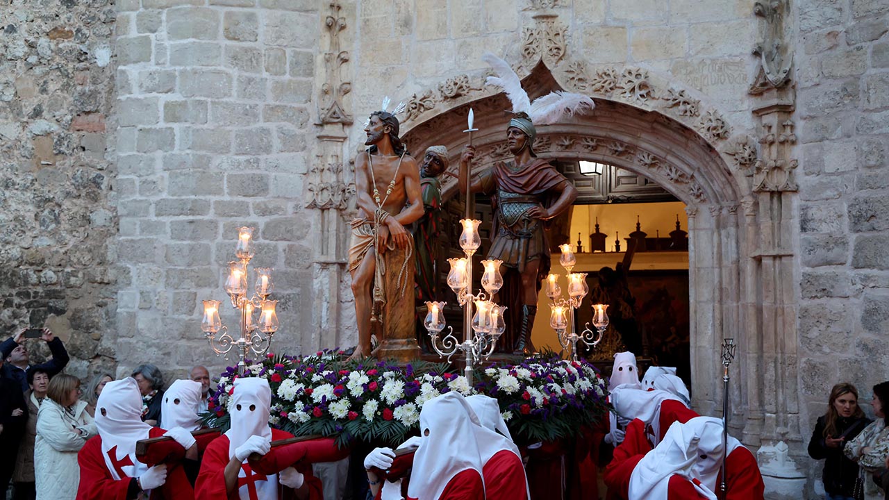 Pastrana celebra el Jueves Santo con la tradicional Procesión de los Pasos