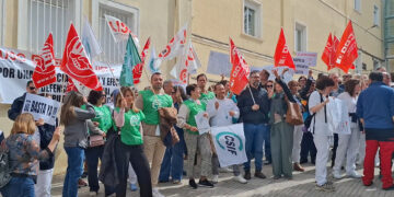 Plantón en la Diputación de Cuenca protestas semanales por la falta de personal