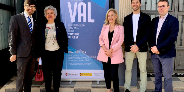 Valverde de Júcar acoge un foro para que los empresarios rurales de Cuenca den el salto a la digitalización
