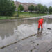 El agua anega la glorieta del McDonald's y otros dos puntos de Cuenca