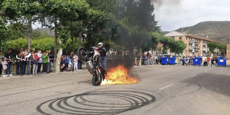 Acrobacias de élite y cientos de motos: Jadraque revoluciona su fin de semana para impulsar la economía local 1 Acrobacias de élite y cientos de motos Jadraque revoluciona su fin de semana para impulsar la economía local