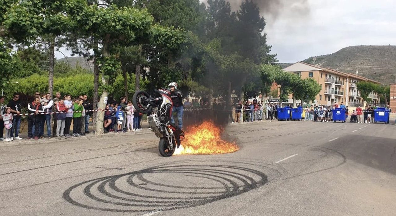 Acrobacias de élite y cientos de motos: Jadraque revoluciona su fin de semana para impulsar la economía local 2 Acrobacias de élite y cientos de motos Jadraque revoluciona su fin de semana para impulsar la economía local