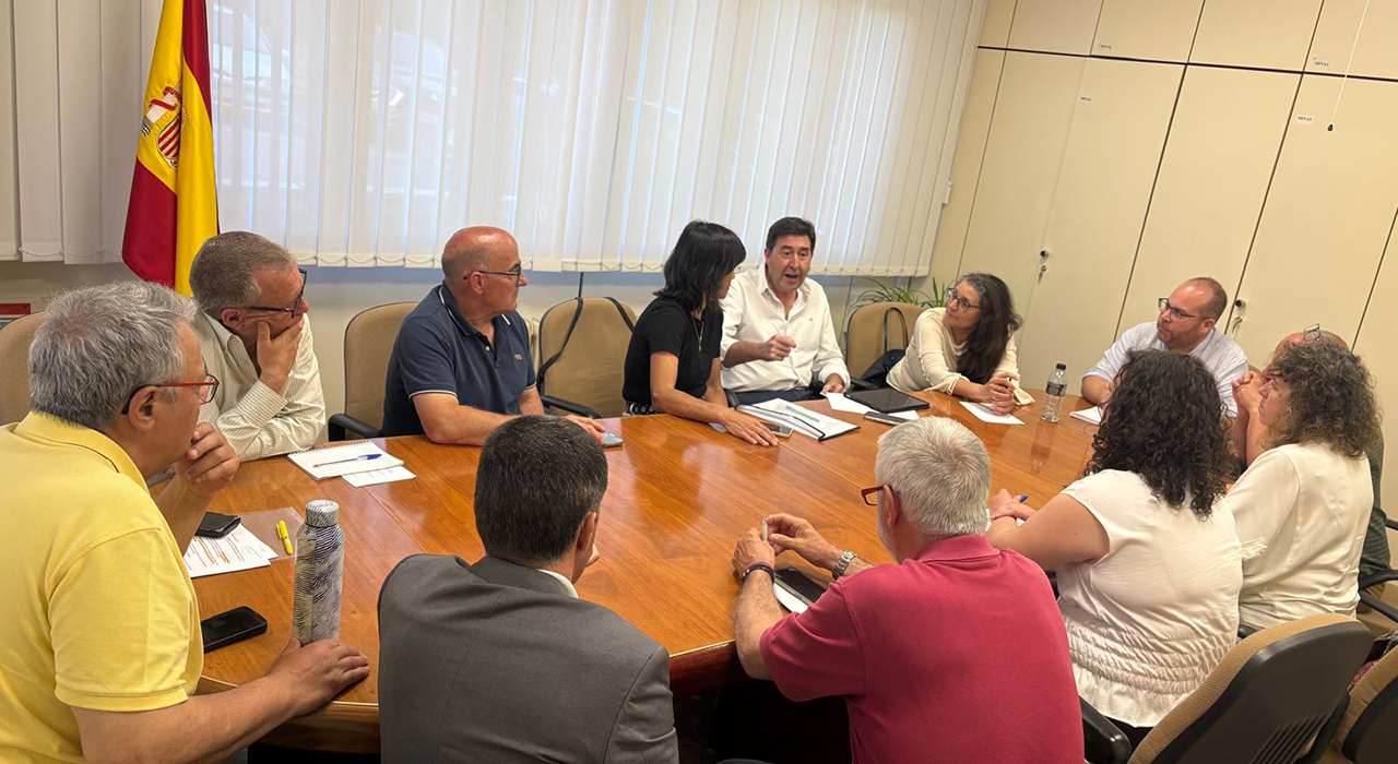 Alcaldes, asociaciones y vecinos de la Sierra Norte de Guadalajara llevan a la Junta su rechazo a los proyectos mineros de Oroberia