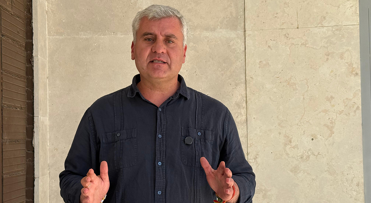 Alfonso Esteban recuerda que la ZBE y la zona azul son herencia directa de Alberto Rojo, mientras que el PP apuesta por menos restricciones para los vecinos 2 Alfonso Esteban recuerda que la ZBE y la zona azul son herencia directa de Alberto Rojo, mientras que el PP apuesta por menos restricciones para los vecinos