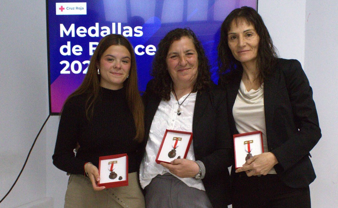 Las conquenses Ana Belén Lozano, Elena Contreras y Blanca Gómez reciben la Medalla de Bronce de Cruz Roja por su labor voluntaria