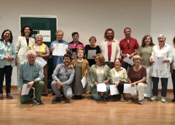 Brihuega clausura los Cursos Sénior de la UNED 2025-2026 con la entrega de diplomas a sus alumnos