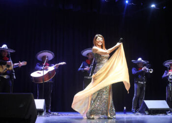 Cabanillas se sobrepone a la lluvia y vive un intenso sábado de fiestas