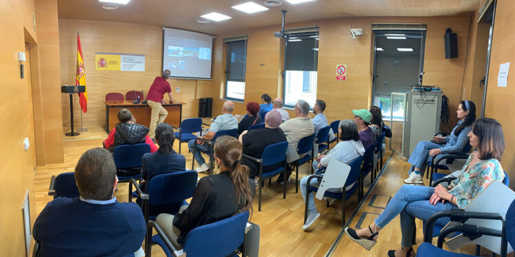 Cerca de 60 vecinos y estudiantes de Cuenca descubren los entresijos de la Subdelegación del Gobierno para agilizar sus trámites 1 Cerca de 60 vecinos y estudiantes de Cuenca descubren los entresijos de la Subdelegación del Gobierno para agilizar sus trámites