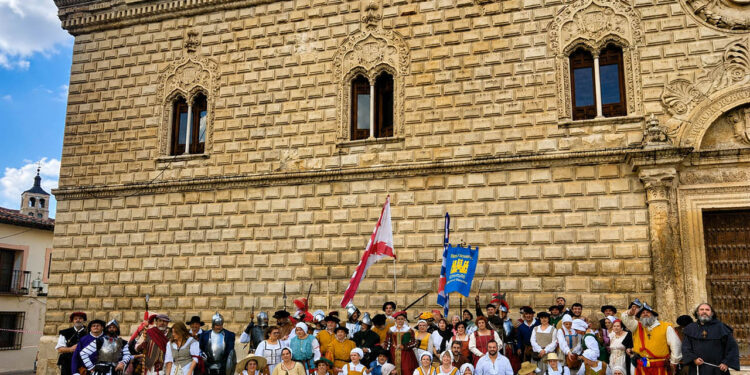 Cogolludo revive el Renacimiento entre historia, música y recreación en una multitudinaria VI Jornada Renacentista 1 Cogolludo revive el Renacimiento entre historia, música y recreación en una multitudinaria VI Jornada Renacentista