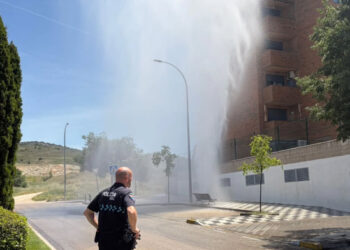 Cortes de agua en Cuenca una rotura de tubería afecta a los vecinos de la calle Francisco Suay