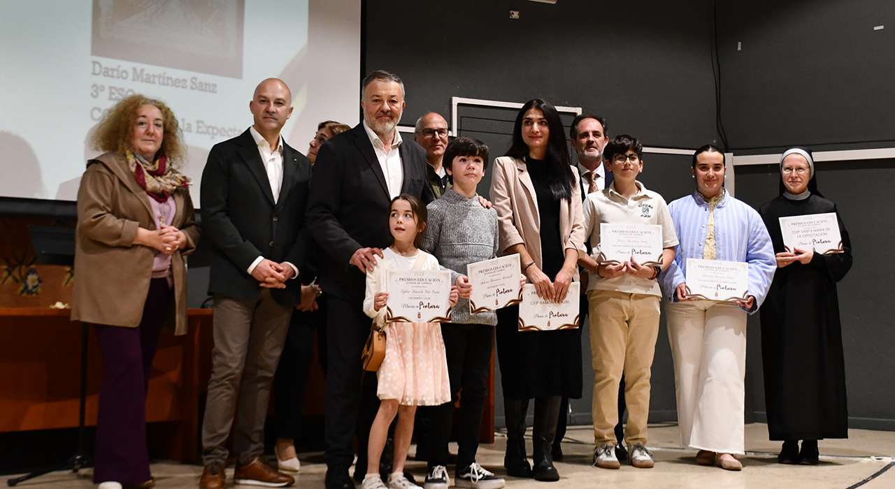 Cuenca premia el talento de su alumnado y reconoce a sus centros educativos en una doble gala con los galardones de 2025 y 2026