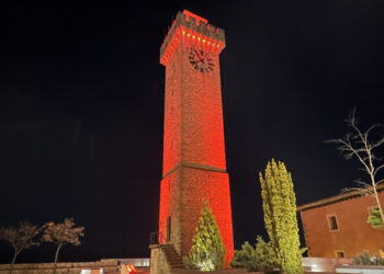 Cuenca se vuelve a iluminar de rojo por el Día Mundial de Cruz Roja