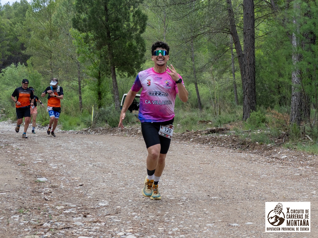 David Cano y Raquel López conquistan el nuevo trazado del Trail de Santa Cruz de Moya ante más de 120 corredores