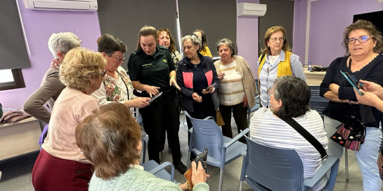 De los institutos de la capital a los mayores de Mandayona el plan para acercar la seguridad y los trámites en Guadalajara