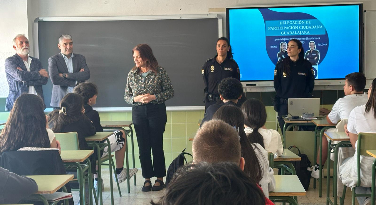 De los institutos de la capital a los mayores de Mandayona el plan para acercar la seguridad y los trámites en Guadalajara