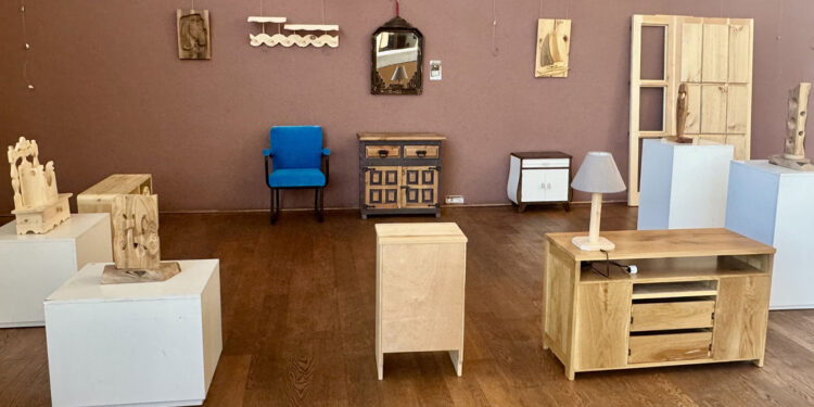 Del taller a la exposición el Buero Vallejo acoge los trabajos de la Escuela Municipal de Restauración y Carpintería