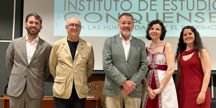 Dolz aplaude el apoyo al desarrollo cultural de Cuenca por parte del Instituto de Estudios Conquenses 1 Dolz aplaude el apoyo al desarrollo cultural de Cuenca por parte del Instituto de Estudios Conquenses
