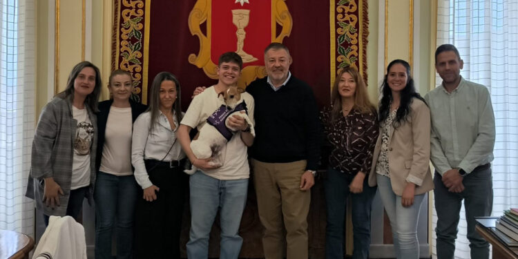 Dolz recibe a la recién creada Asociación de Personas con Diabetes de Cuenca 1 Dolz recibe a la recien creada Asociacion de Personas con Diabetes de Cuenca