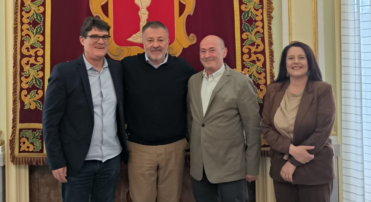 Dolz recibe a los directores saliente y entrante del Centro Penitenciario, Jesús Javier Mora y Jesús Martín 2 Dolz recibe a los directores saliente y entrante del Centro Penitenciario, Jesús Javier Mora y Jesús Martín