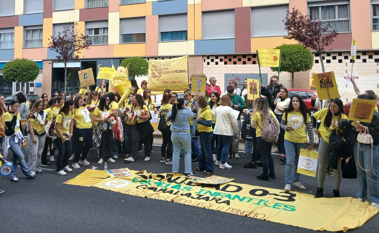 El 65% de las educadoras infantiles secunda la huelga y obliga a cerrar centros en Cuenca y Guadalajara
