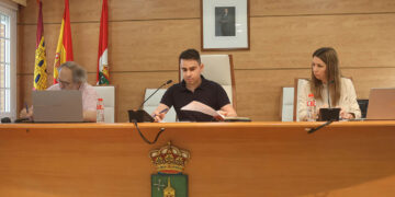 El Ayuntamiento de Cabanillas aprueba la renovación del convenio con la Junta para el funcionamiento de los autobuses interurbanos del Plan Astra