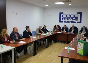 El Ayuntamiento de Cuenca presenta a los empresarios el proyecto de Carretería el plan municipal para blindar los negocios del centro