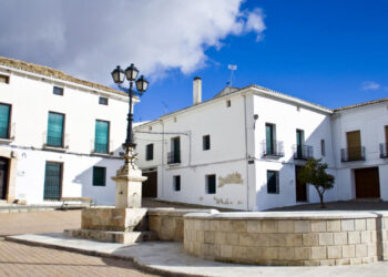 El Ayuntamiento de Torrejoncillo del Rey licita la gestión del Bar “Casa Leonisa”