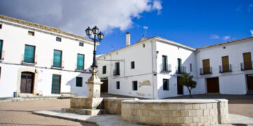 El Ayuntamiento de Torrejoncillo del Rey licita la gestión del Bar “Casa Leonisa”