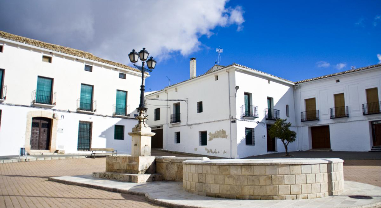 El Ayuntamiento de Torrejoncillo del Rey licita la gestión del Bar “Casa Leonisa”