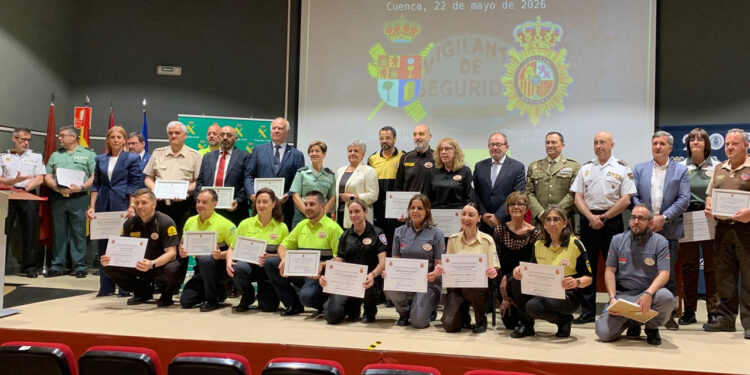 El Gobierno premia a 20 profesionales de seguridad privada en Cuenca por blindar fiestas como San Mateo 1 El Gobierno premia a 20 profesionales de seguridad privada en Cuenca por blindar fiestas como San Mateo