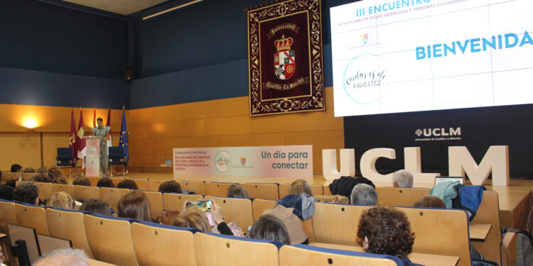 El III Encuentro Provincial de Auxiliares de Ayuda a Domicilio aglutina a un centenar de profesionales de Cuenca