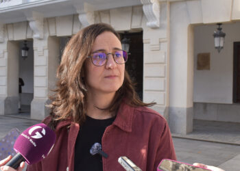 El PSOE reprocha a Guarinos la mala gestión y falta de colaboración real con las peñas durante la Feria Chica