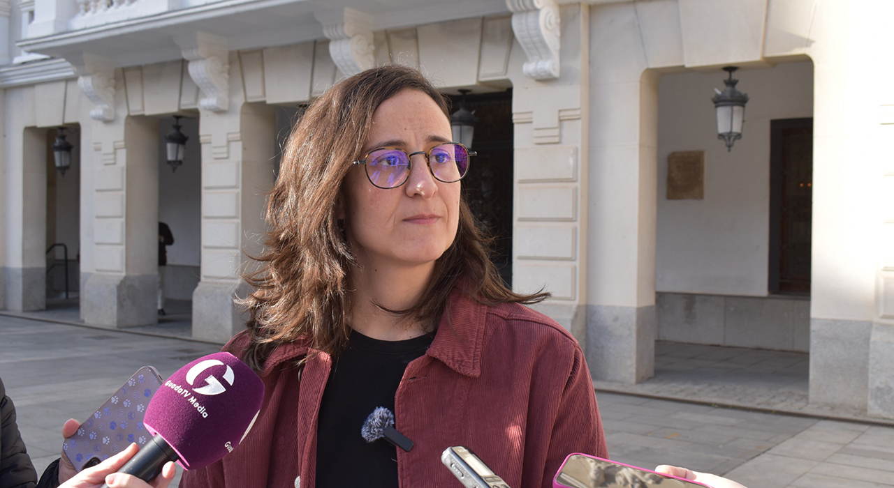 El PSOE reprocha a Guarinos la mala gestión y falta de colaboración real con las peñas durante la Feria Chica 2 El PSOE reprocha a Guarinos la mala gestión y falta de colaboración real con las peñas durante la Feria Chica