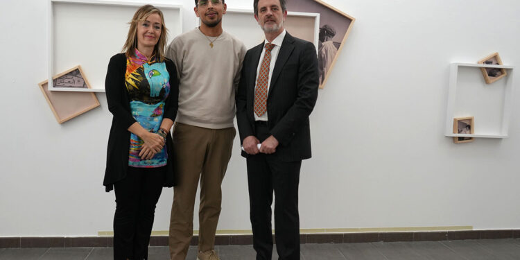 El artista Youssef Taki reflexiona sobre los límites de la imagen y la representación de los migrantes en la sala ACUA de Cuenca 1 El artista Youssef Taki reflexiona sobre los límites de la imagen y la representación de los migrantes en la sala ACUA de Cuenca