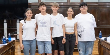 El equipo del IES Aguas Vivas resulta vencedor de la Liga de Debate Escolar en la categoría de primero y segundo de la ESO