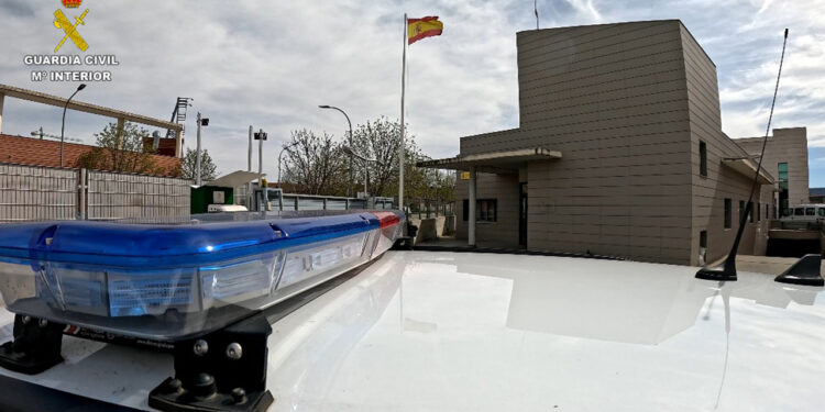 El 'método de la siembra' llega a los centros comerciales de Azuqueca: dos detenidos por estafar más de 4.000 euros 1 El 'método de la siembra' llega a los centros comerciales de Azuqueca dos detenidos por estafar más de 4.000 euros